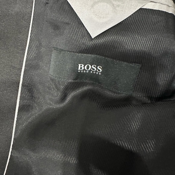 Hugo Boss Tuxedo kit - Picture 10 of 15